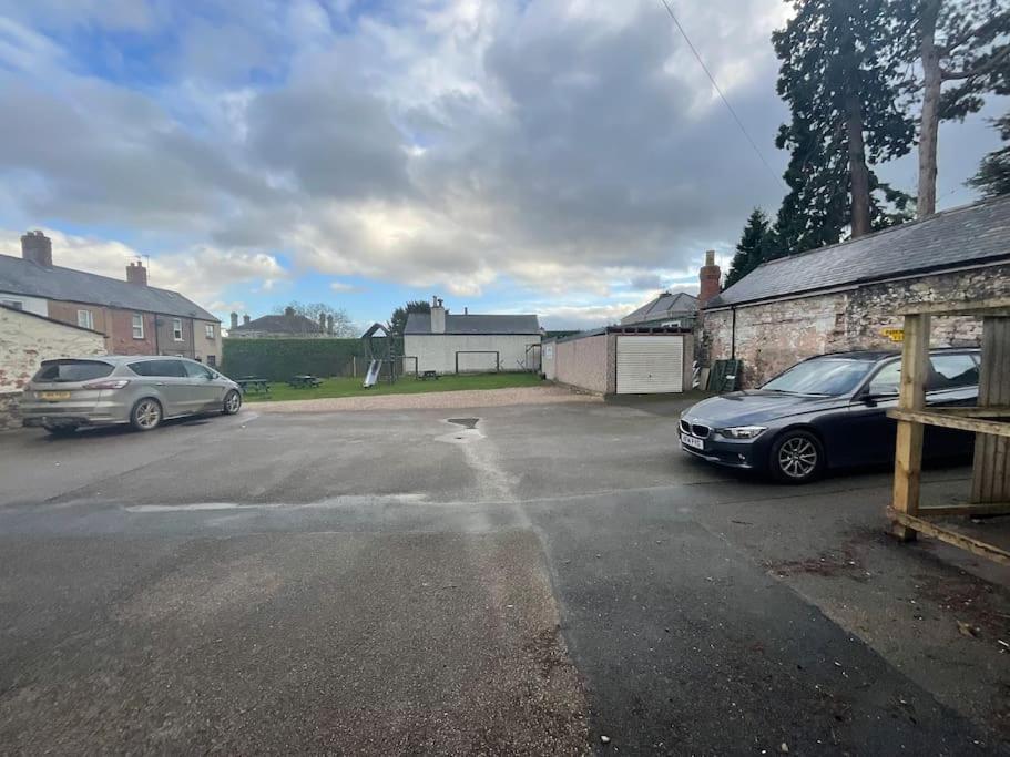 Y Stabl 94A Villa Denbigh Eksteriør billede